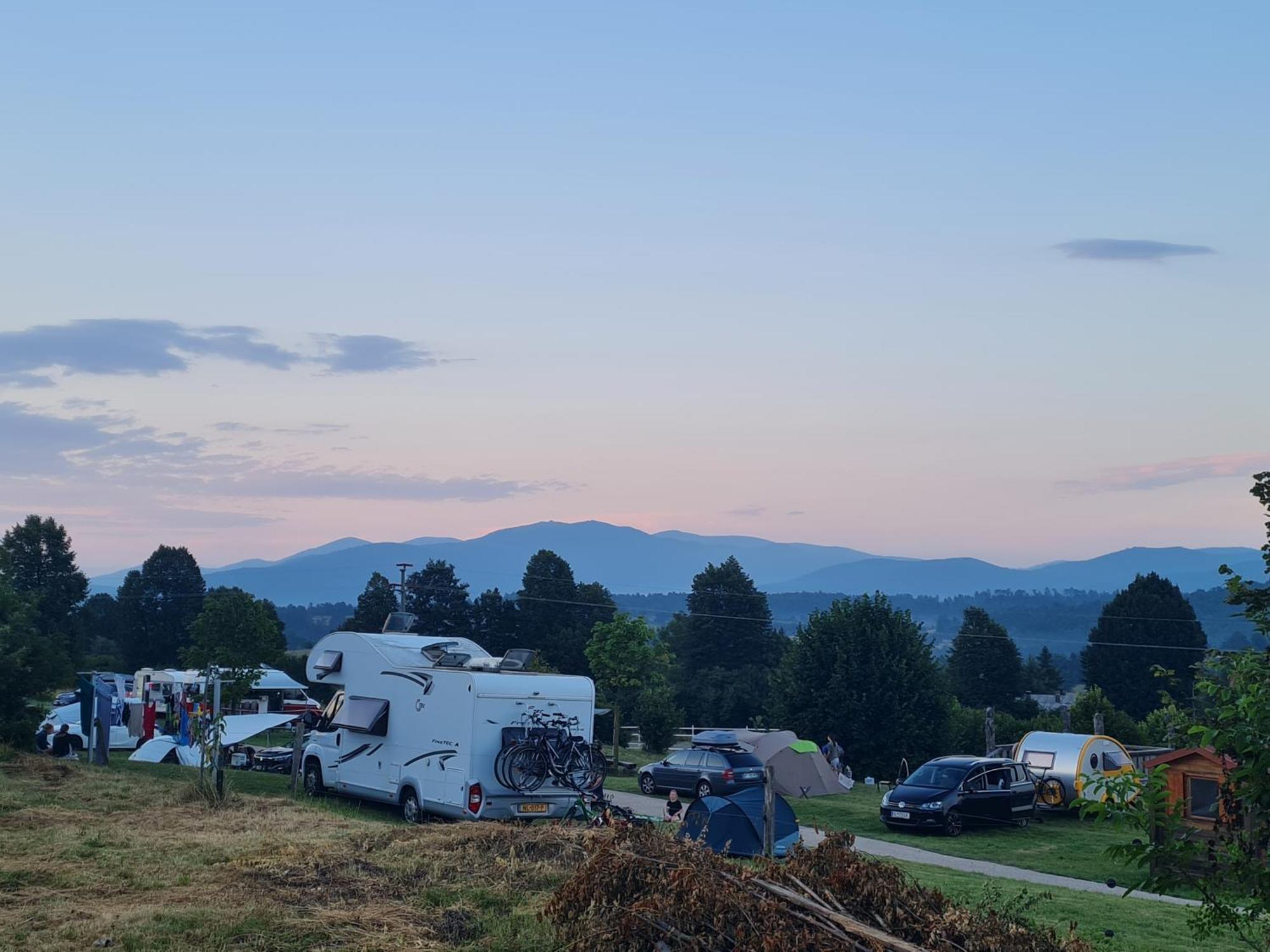 Camp The Sunrise Hill Pivka